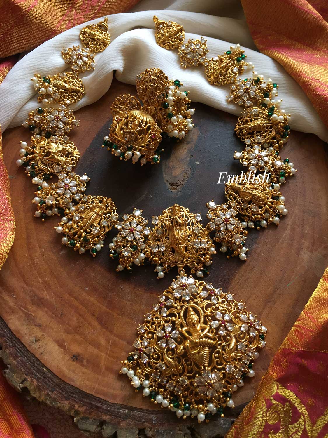 Dasavatharam crystal flower neckpiece 